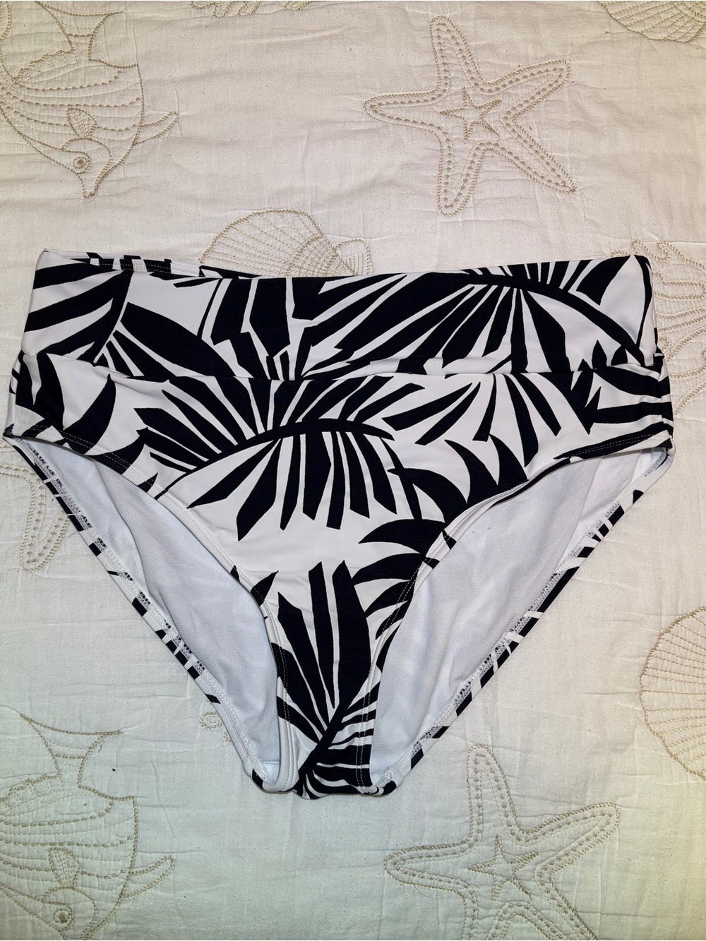 Like New Catalina High-Waist Black & White Palm Leaf Bikini Bottoms. Large